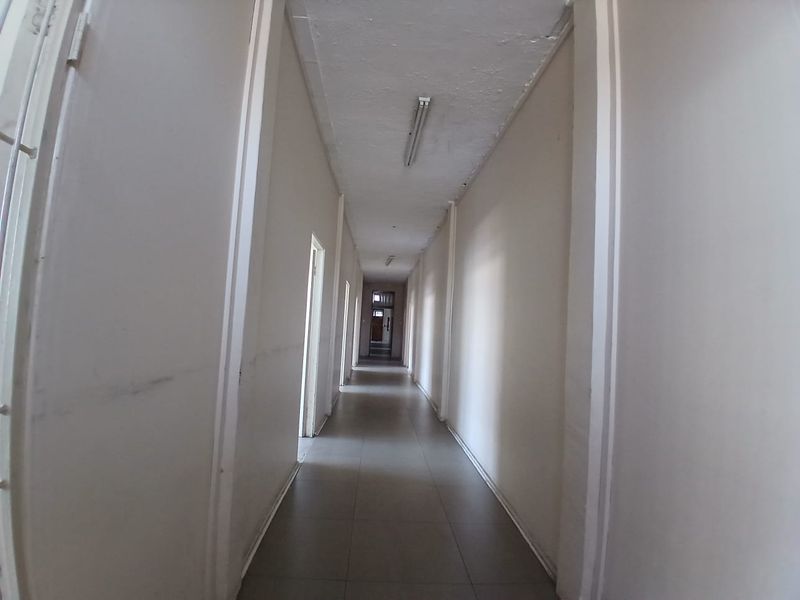 Premium Offices at a Prime Transit Point - Photo 10