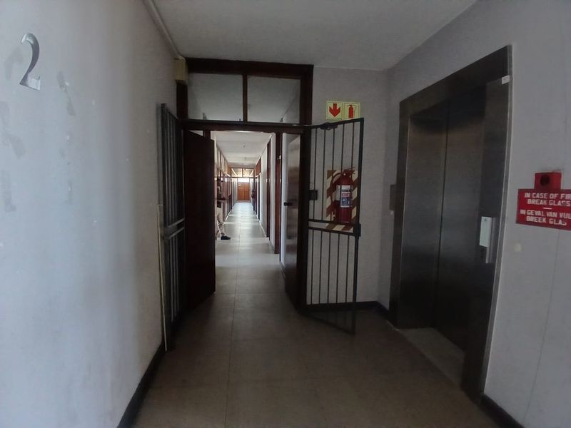 Premium Offices at a Prime Transit Point - Photo 1