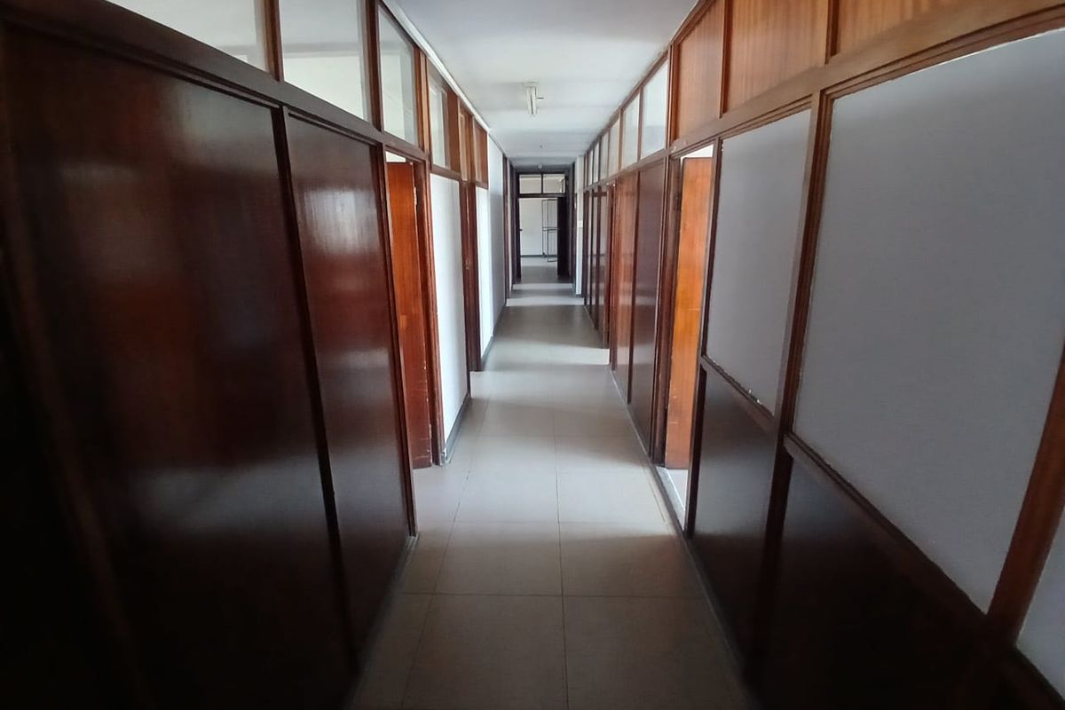 Your Business, Right on the Transport Hub - Photo 3