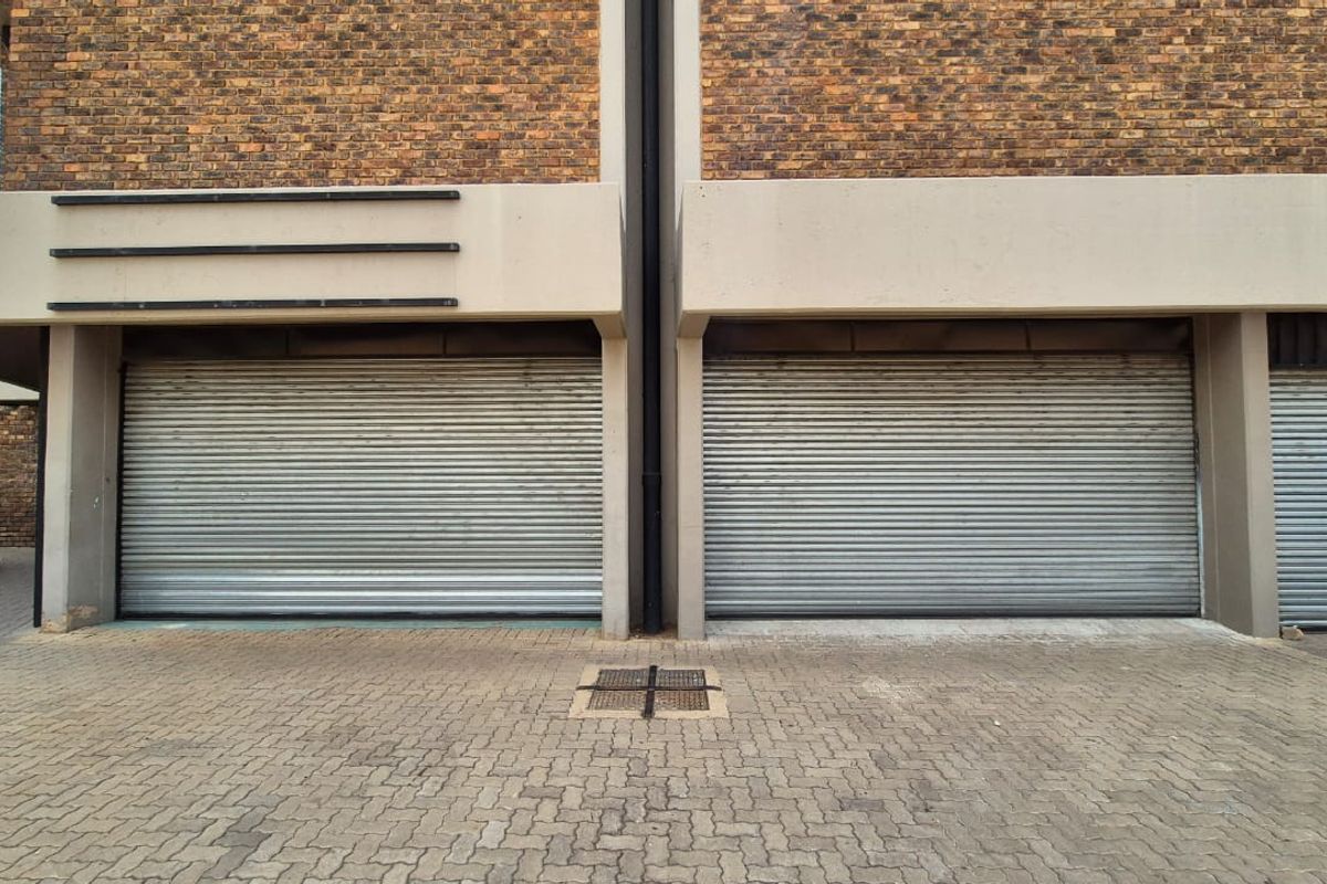 309m2 Warehouse To Let at Brianley Centre, Silvertondale - Photo 2