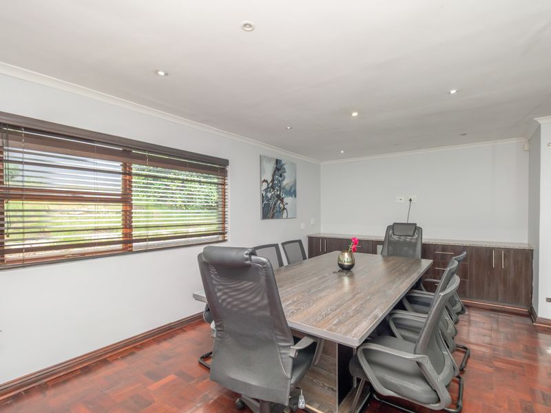 300m2 Prime Office for Sale – Sandton Drive, Parkmore - Photo 3