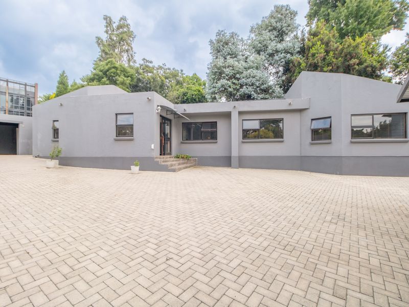 High-Visibility 300m2 Office – Ideal for Professionals, Parkmore - Photo 7