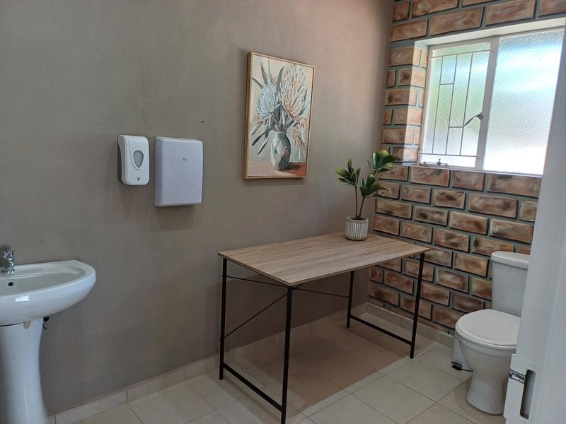 Wellness Hub to rent in Randhart - Photo 5