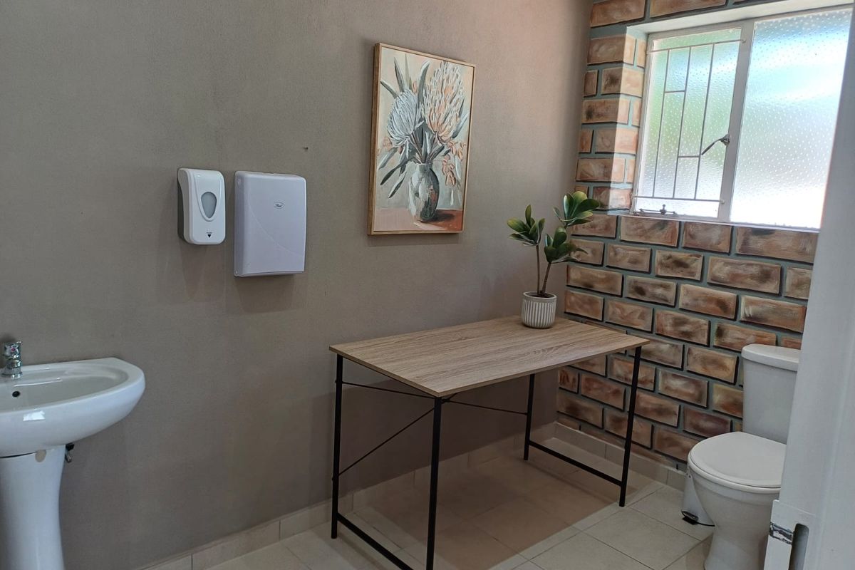 Wellness Hub to rent in Randhart - Photo 5