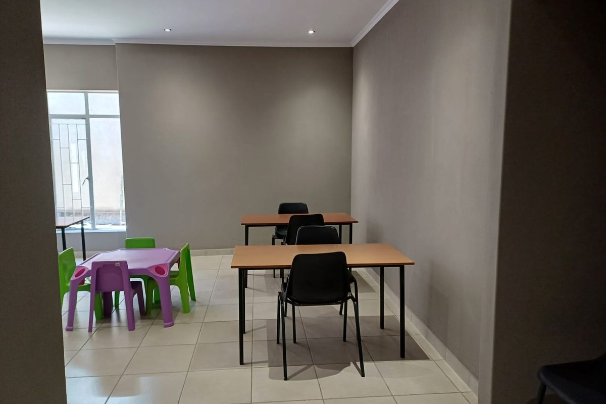 Wellness Hub to rent in Randhart - Photo 2