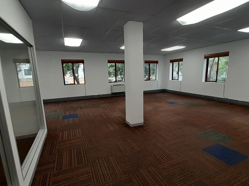 206m Ground Floor Office Space To Let in Thornhill Office Park - Photo 7