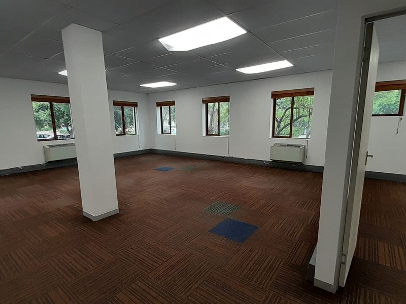 206m Ground Floor Office Space To Let in Thornhill Office Park - Photo 9
