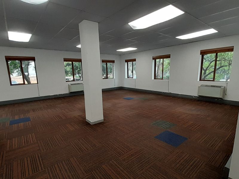 206m Ground Floor Office Space To Let in Thornhill Office Park - Photo 8