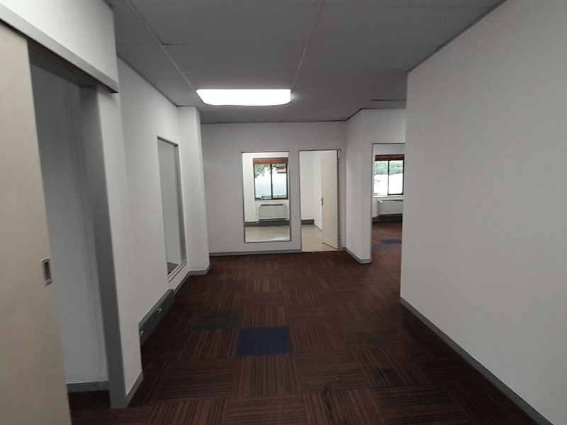 224m Office Space To Let in Thornhill Office Park Vorna Valley - Photo 6