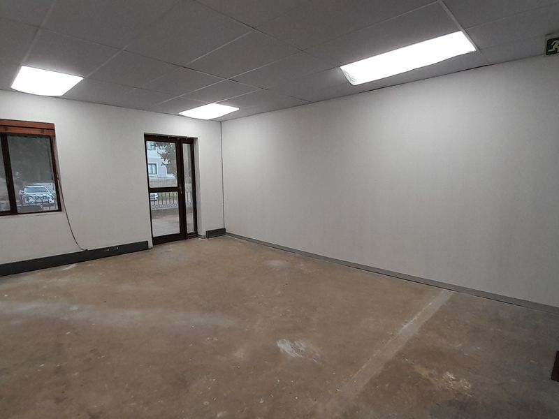 224m Office Space To Let in Thornhill Office Park Vorna Valley - Photo 5