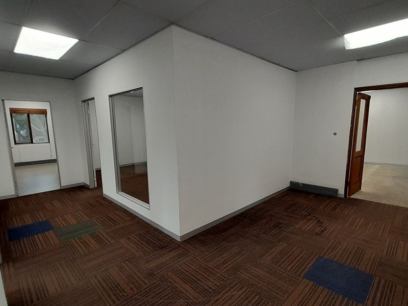 224m Office Space To Let in Thornhill Office Park Vorna Valley - Photo 9
