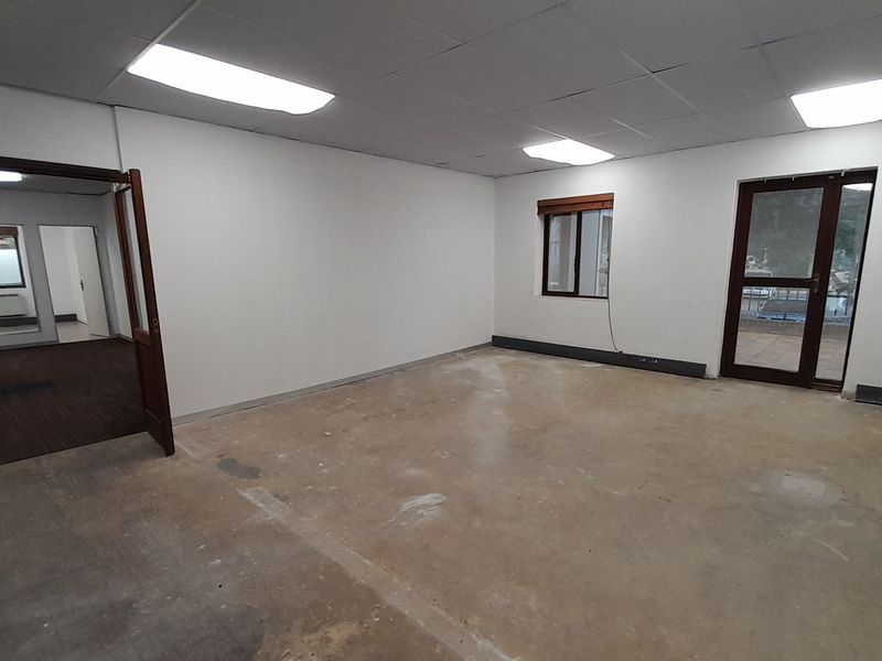 224m Office Space To Let in Thornhill Office Park Vorna Valley - Photo 3