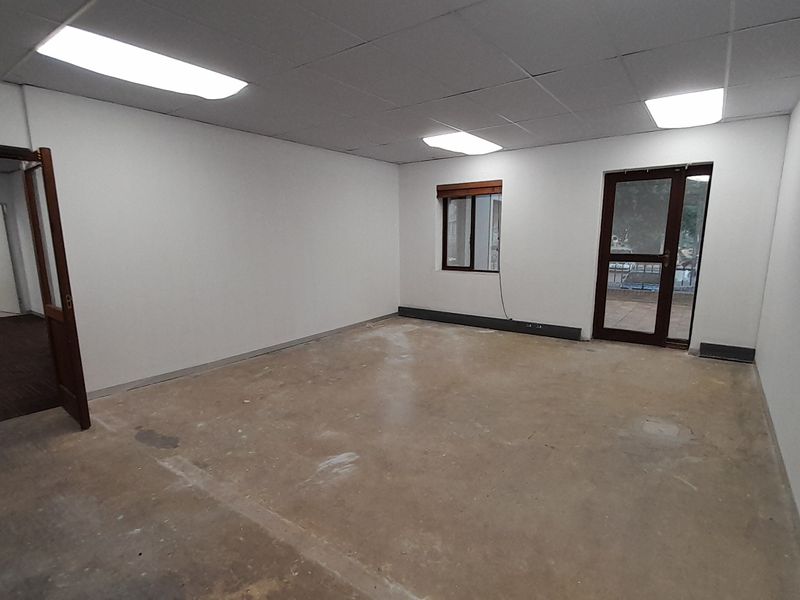 224m Office Space To Let in Thornhill Office Park Vorna Valley - Photo 4