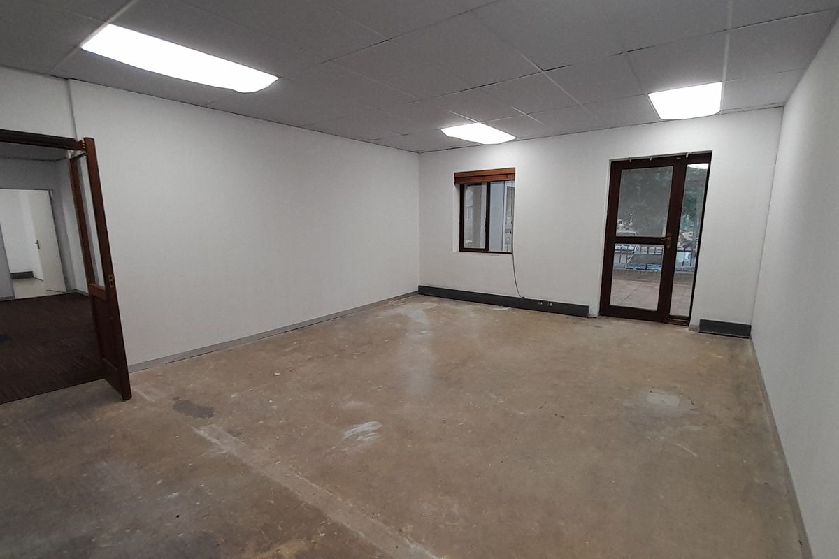 224m Office Space To Let in Thornhill Office Park Vorna Valley - Photo 4