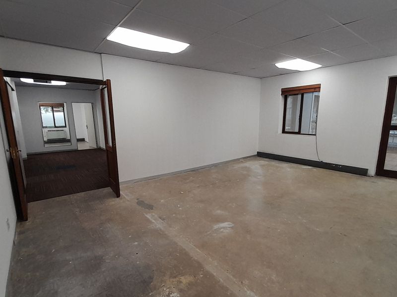 224m Office Space To Let in Thornhill Office Park Vorna Valley - Photo 2