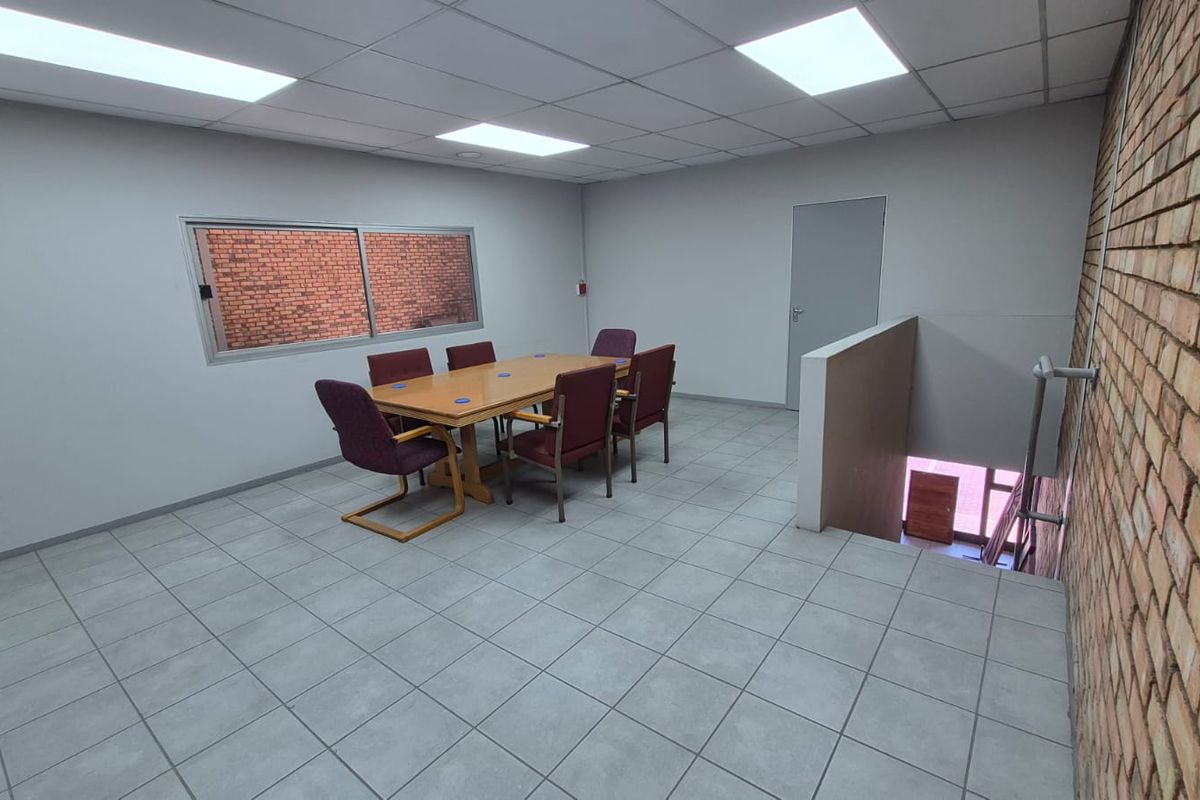 High-Exposure Warehouse & Office Suite - Photo 5