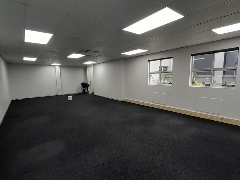 147m Ground Floor Office Space To Let at 1 River Road, Riverview Office Park - Photo 10
