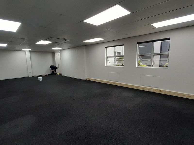 147m Ground Floor Office Space To Let at 1 River Road, Riverview Office Park - Photo 9