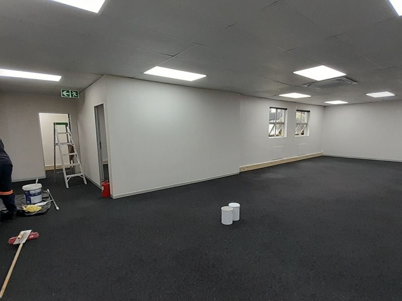 147m Ground Floor Office Space To Let at 1 River Road, Riverview Office Park - Photo 6