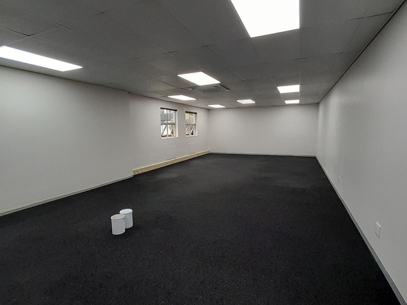 147m Ground Floor Office Space To Let at 1 River Road, Riverview Office Park - Photo 3