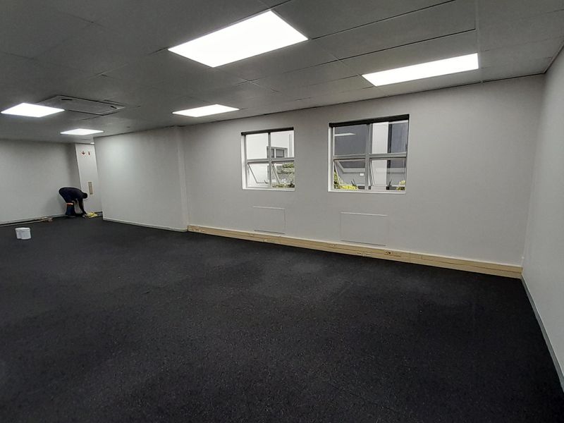 147m Ground Floor Office Space To Let at 1 River Road, Riverview Office Park - Photo 8