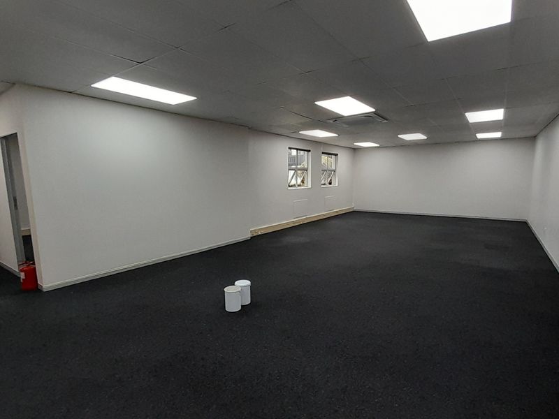 147m Ground Floor Office Space To Let at 1 River Road, Riverview Office Park - Photo 4