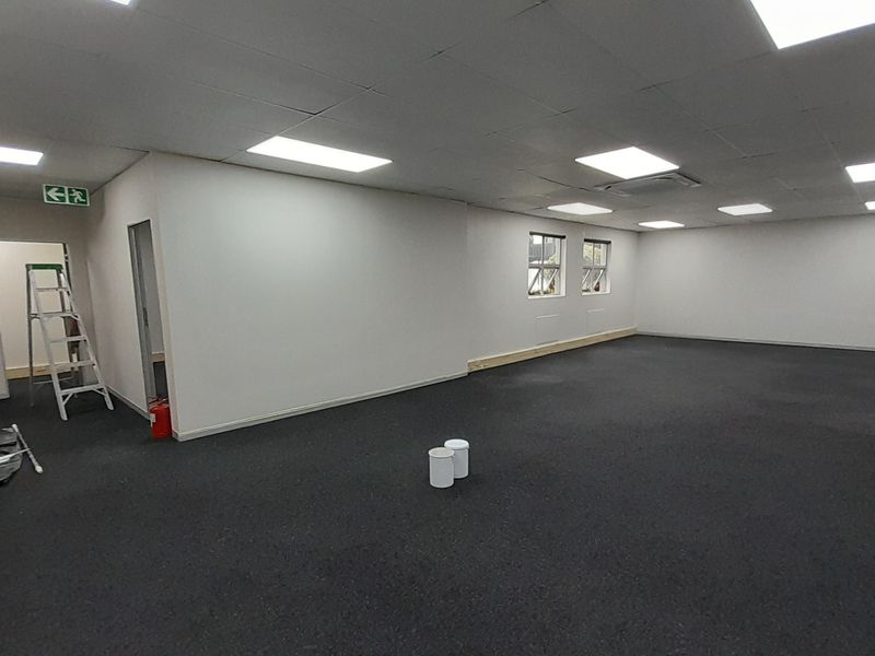 147m Ground Floor Office Space To Let at 1 River Road, Riverview Office Park - Photo 5
