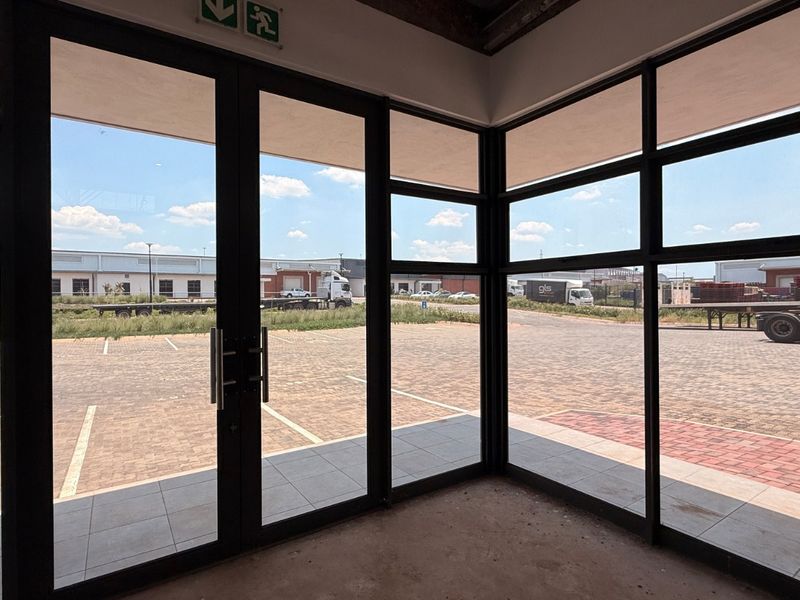 PRIME 1 774m2 LOGISTICS WAREHOUSE TO LET, OLIVE WOOD HUB, WITFONTEIN - Photo 4