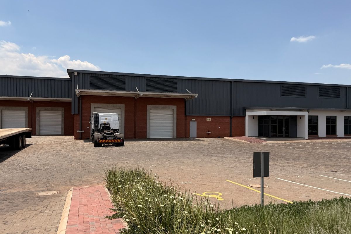 PRIME 1 774m2 LOGISTICS WAREHOUSE TO LET, OLIVE WOOD HUB, WITFONTEIN - Photo 3