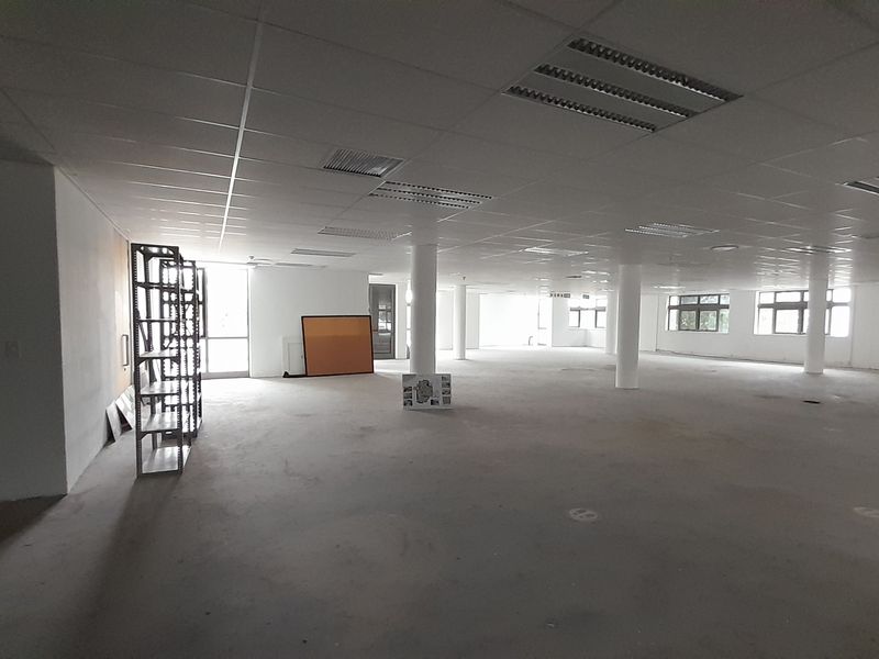 536m Ground Floor Office To Let in Waterfall City - Photo 2