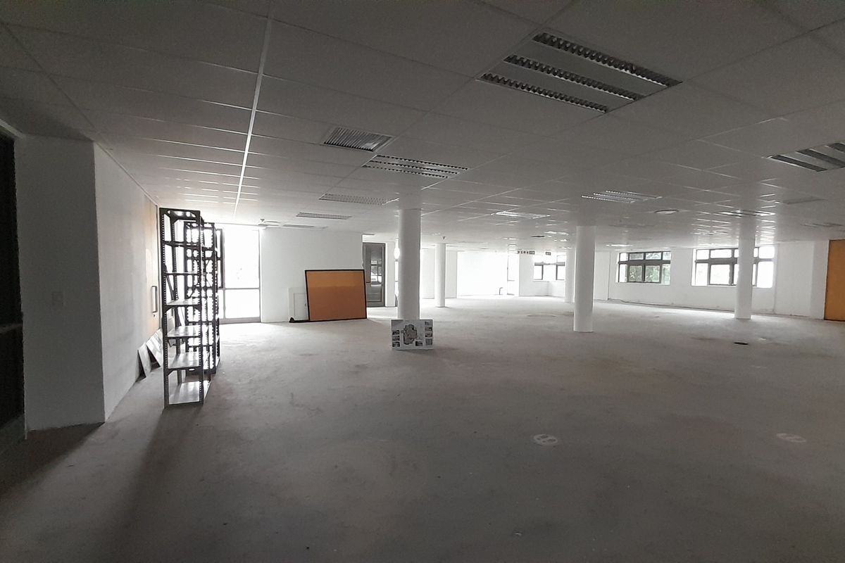 536m Ground Floor Office To Let in Waterfall City - Photo 2