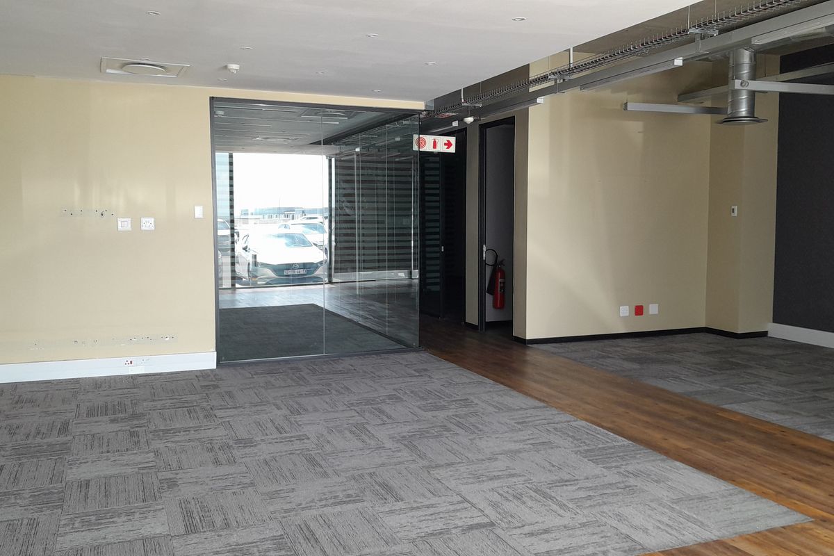Stylish Modern 360m Office at the Gateway to Mall of Africa - Photo 2