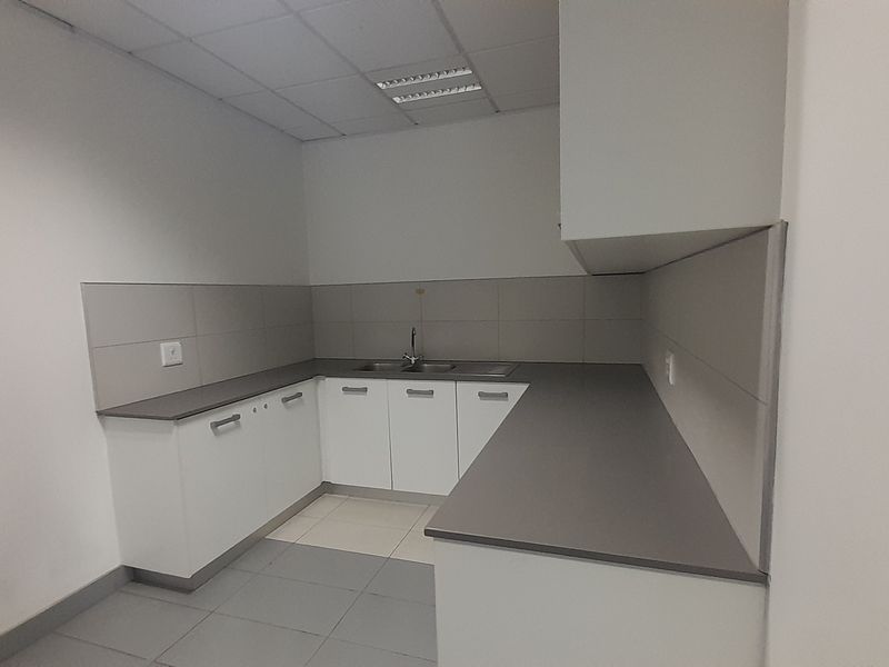 Expansive Ground Floor Opportunity 2,700m Office and Collaboration Space at Waterfall City - Photo 4