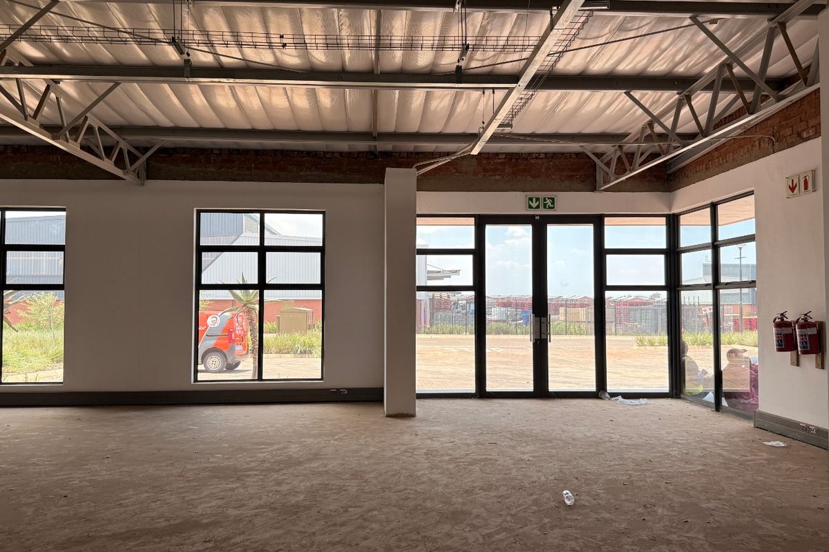 1,524m2 WAREHOUSE TO LET IN OLIVE WOOD HUB, PRIME R21 INDUSTRIAL LOCATION - Photo 3