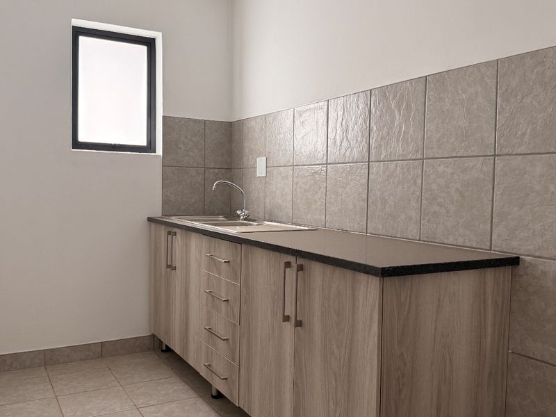 SECURE 669m2 INDUSTRIAL WAREHOUSE TO LET, TWENTY ONE INDUSTRIAL ESTATE - Photo 7