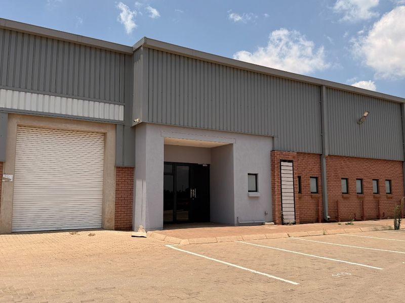 SECURE 669m2 INDUSTRIAL WAREHOUSE TO LET, TWENTY ONE INDUSTRIAL ESTATE - Photo 3