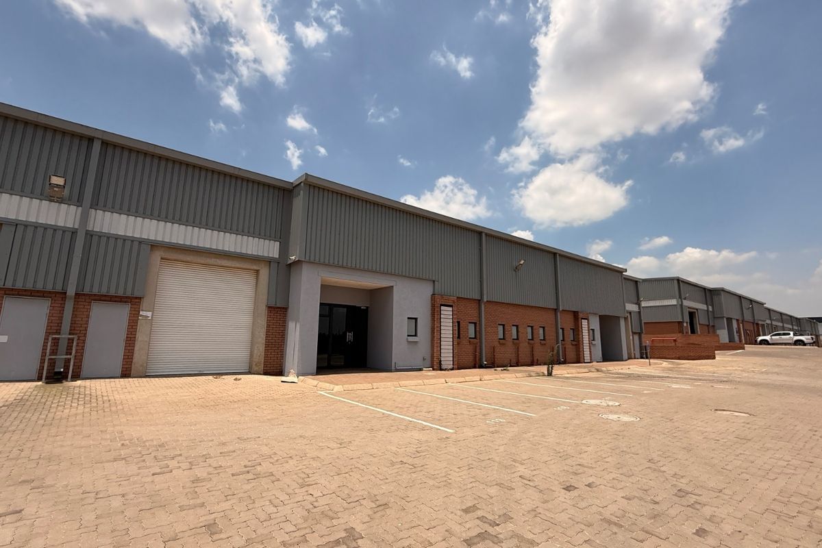 SECURE 669m2 INDUSTRIAL WAREHOUSE TO LET, TWENTY ONE INDUSTRIAL ESTATE - Photo 2