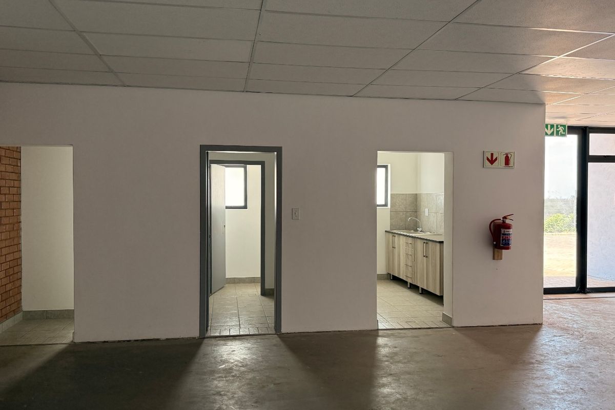 SECURE 669m2 INDUSTRIAL WAREHOUSE TO LET, TWENTY ONE INDUSTRIAL ESTATE - Photo 4