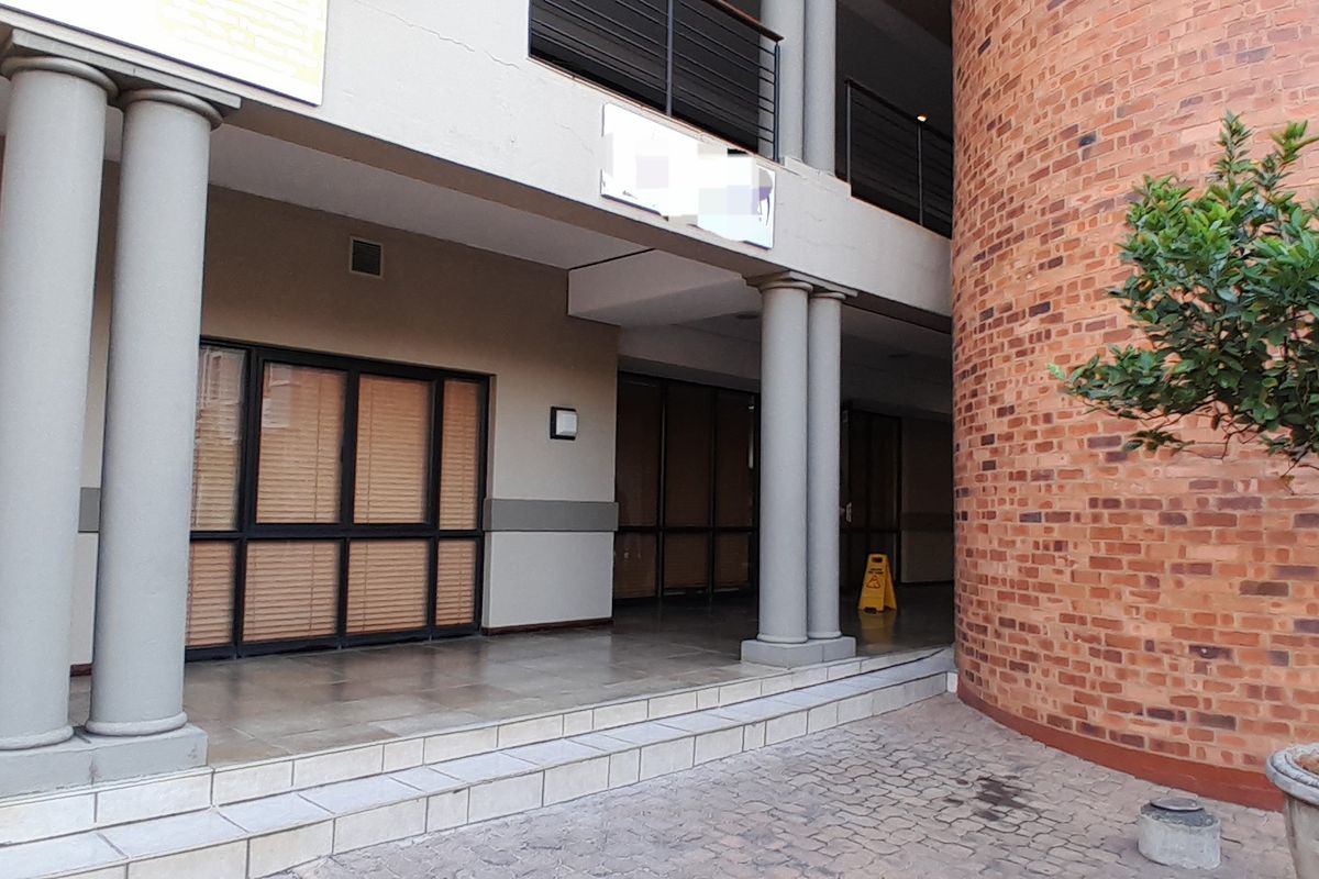 Prime First-Floor Office Space - Photo 3