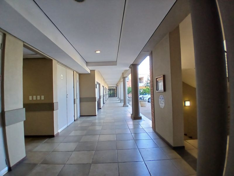 Prime First-Floor Office Space - Photo 4