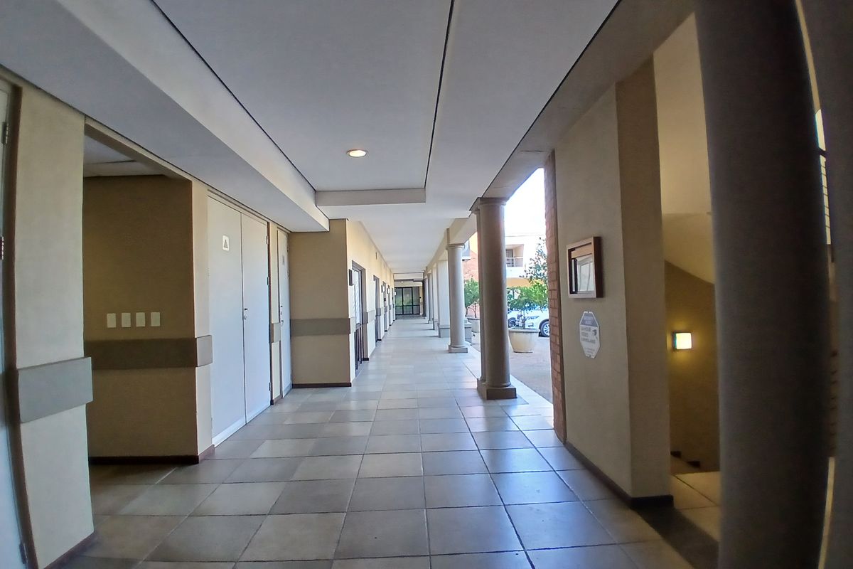 Prime First-Floor Office Space - Photo 4