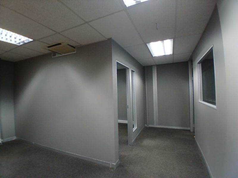 Prime First-Floor Office Space - Photo 6