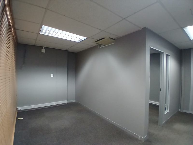 Prime First-Floor Office Space - Photo 7
