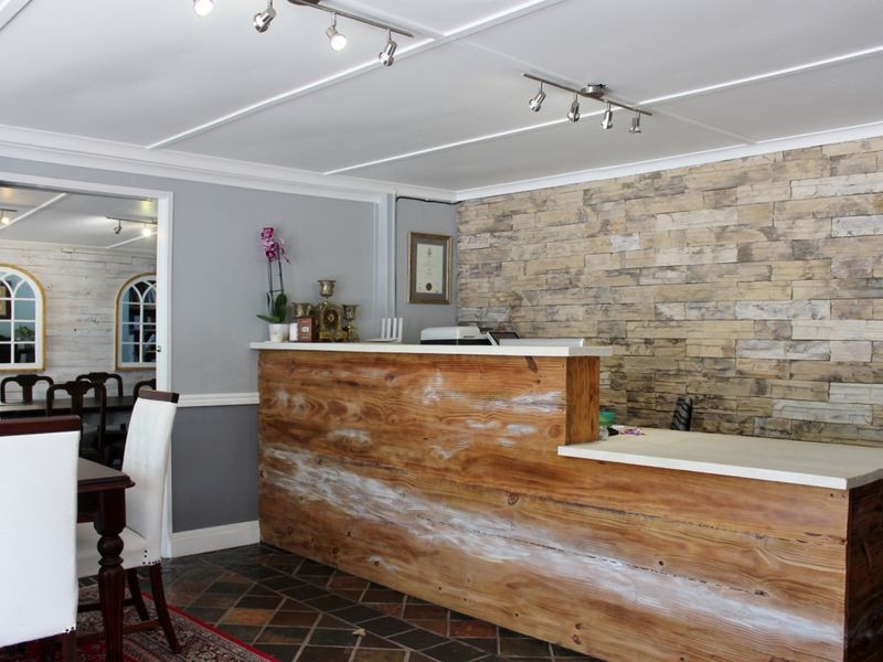 Well Positioned Commercial Property Offering Space and Flexibility in Port Alfred - Photo 3