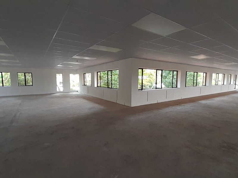 Light Air and Flexibility 723m First Floor Office with a Statement - Photo 8