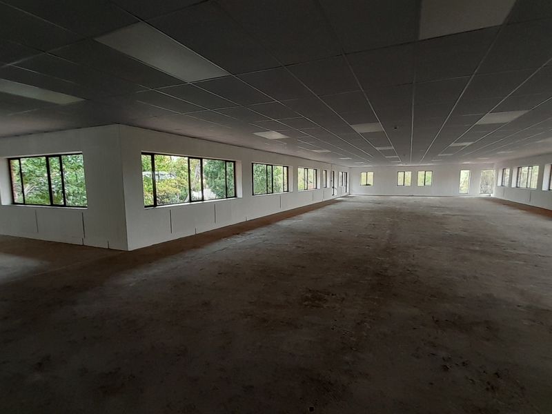 Light Air and Flexibility 723m First Floor Office with a Statement - Photo 6