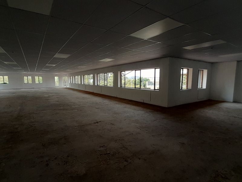 Light Air and Flexibility 723m First Floor Office with a Statement - Photo 3