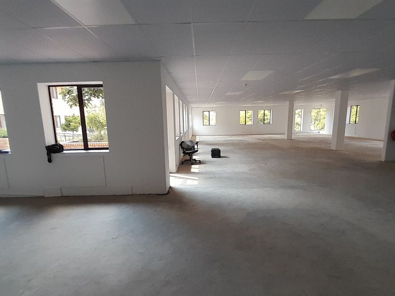 Ground Floor Presence Clean Modern 778m Office with Easy Access - Photo 3
