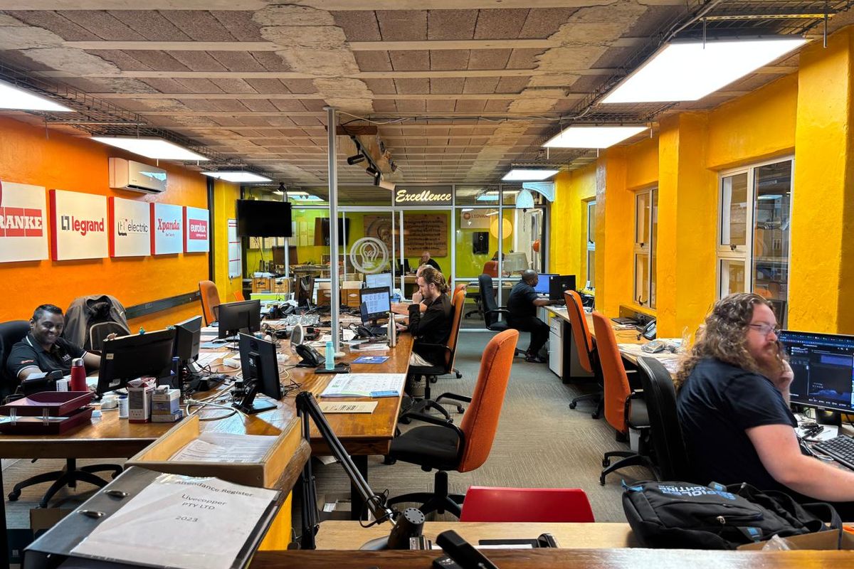 440sqm Factory/Warehouse to rent at R22000-00 per month plus Vat - Photo 5