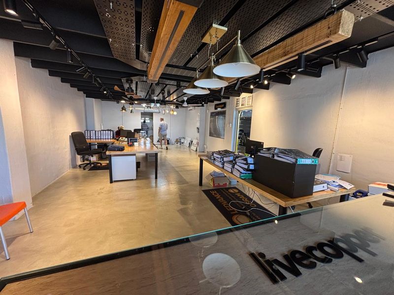 440sqm Factory/Warehouse to rent at R22000-00 per month plus Vat - Photo 4